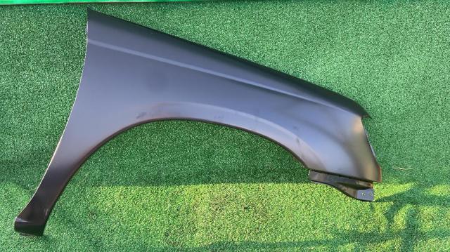 Guardabarros delanteros derecho 631123S210 NISSAN