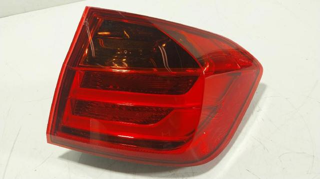 Piloto trasero exterior derecho 63217312846 BMW