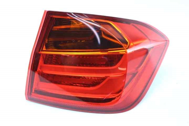 Piloto trasero exterior derecho 63217312846 BMW