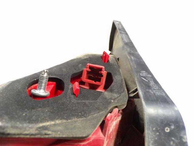 6350HE PEUGEOT Piloto trasero interior izquierdo comprar Bilbao
