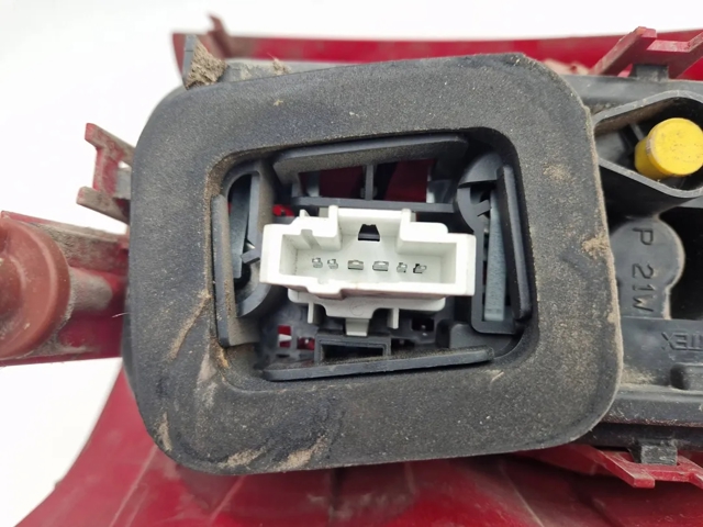 6350X2 PEUGEOT Piloto trasero izquierdo  en stock Gandía