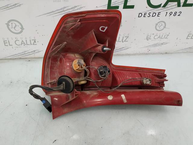 6351T8 PEUGEOT Piloto trasero derecho  comprar en Jaén