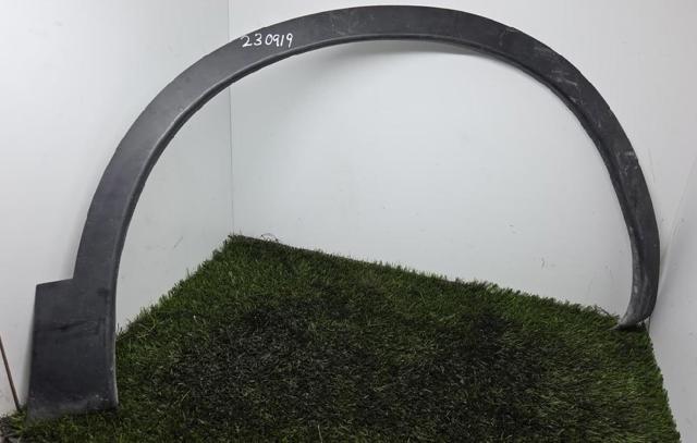 Cubierta del paso de rueda, delantero derecho 63810BR01A NISSAN