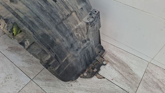 Guardabarros interior derecho, aleta delantera Nissan Navara D40