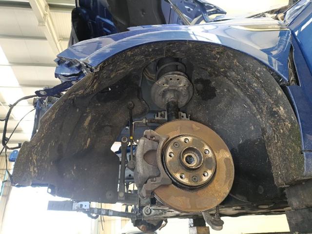 Paso de rueda delantero izquierdo trasero 638437329R RENAULT