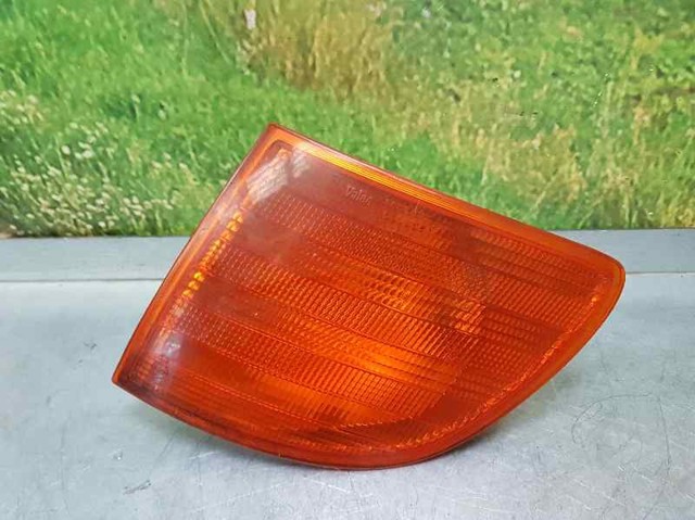 Luz indicadora izquierdo 6388200021 MERCEDES