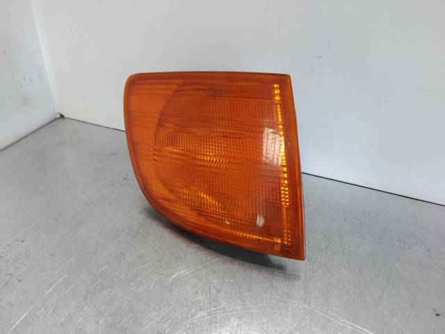 Piloto intermitente derecho 6388200121K3 MERCEDES