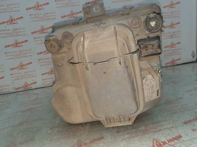 MERCEDES 6388200161 Faro derecho  en stock Terrassa