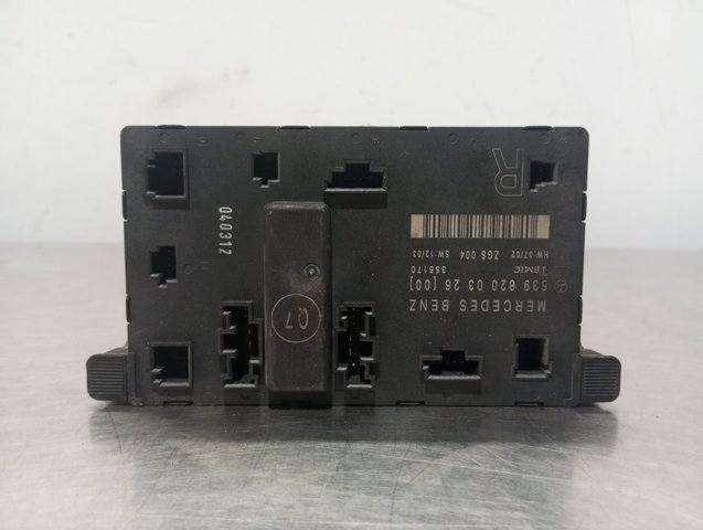 6398200326 MERCEDES Unidad de confort de la puerta delantera  disponible Ourense