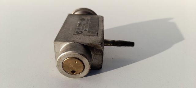 64116904437 BMW