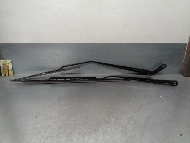 Brazo del limpiaparabrisas, lavado de parabrisas, luna delantera Peugeot 206 2A/C
