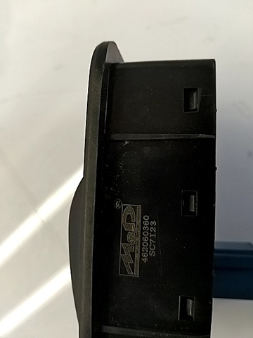 PEUGEOT 6490G8 Interruptor de elevalunas delantera izquierda  en stock Terrassa