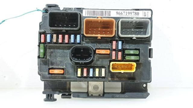 Caja reles Peugeot 207  hatchback comprar en España