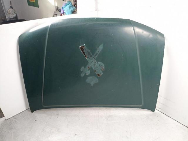 Capó del motor Nissan Navara D40