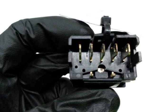 6552Z7 Botón de encendido del motor del elevalunas trasero  disponible Utrera