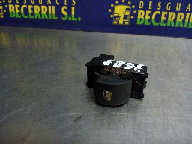 PEUGEOT 6554HJ Botón de elevalunas delantero derecho  en stock Salamanca