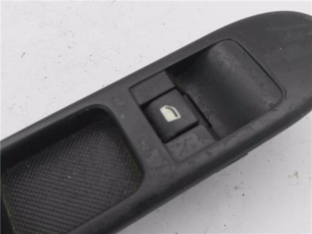 6554QK Botón de encendido del motor del elevalunas delantero derecho  disponible Málaga