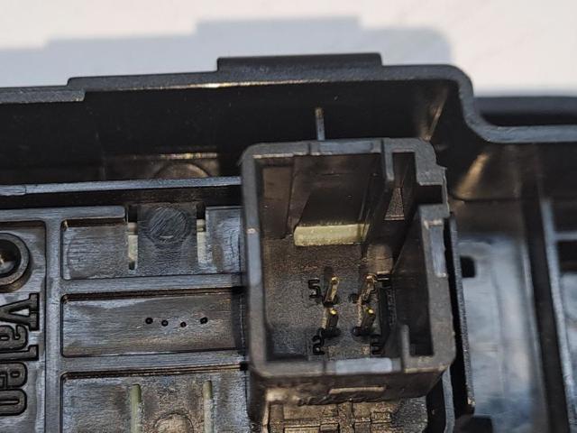 PEUGEOT 6554QL Botón de encendido del motor del elevalunas delantero derecho  comprar en Murcia