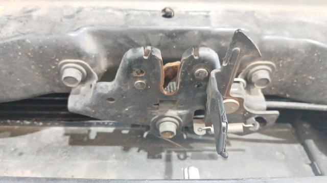 Cerradura del capó de motor Nissan Pathfinder  (R51M)