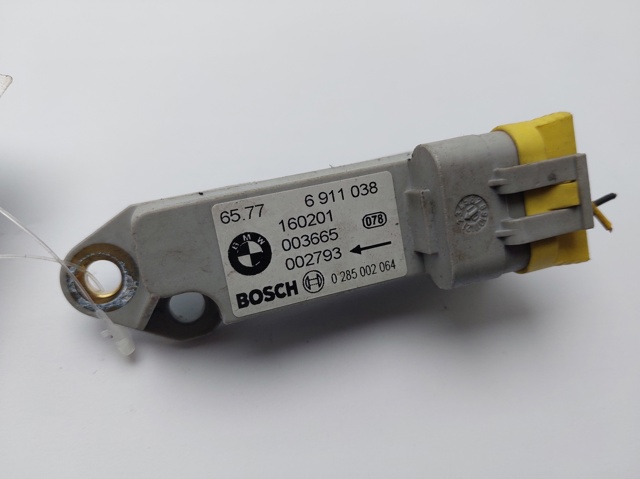 65776911038 BMW