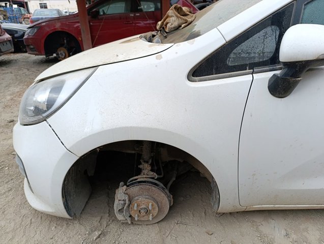 Aleta delantera izquierda 663111W100 HYUNDAI