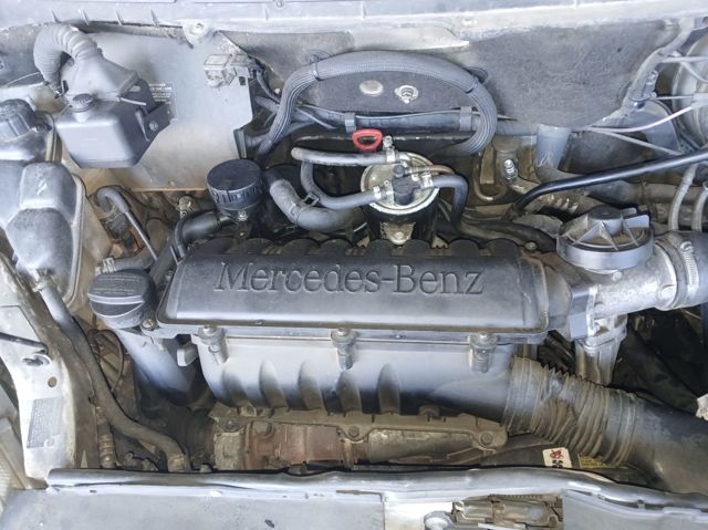 668914 Mercedes