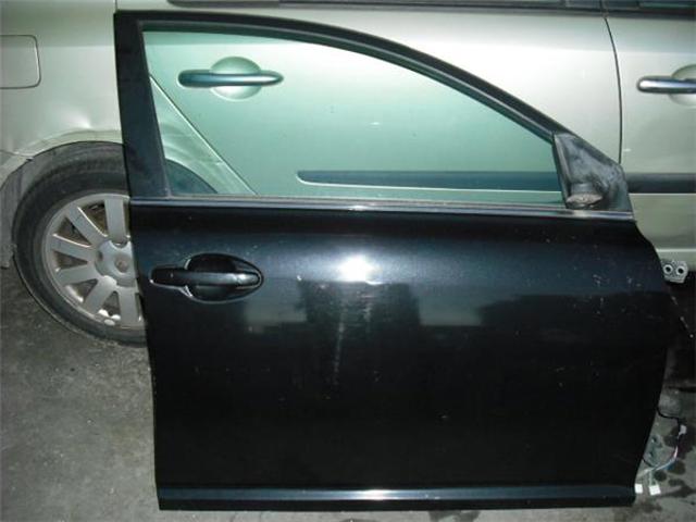6700105050 TOYOTA Puerta delantera derecha  en stock Huelva