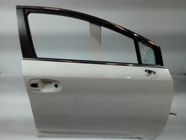 Puerta delantera derecha 6700105081 Toyota