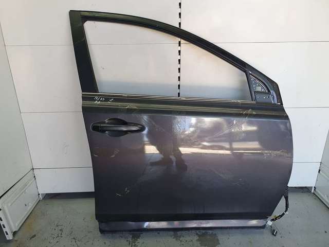 Puerta delantera derecha 670010R080 Toyota