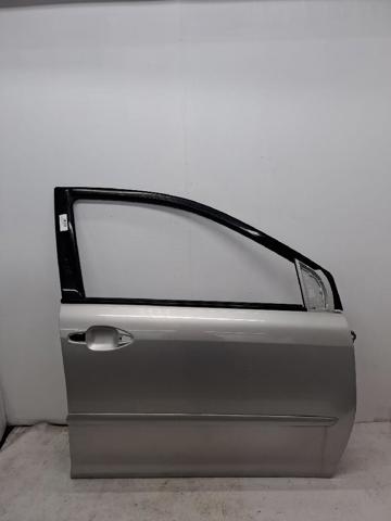 Puerta delantera derecha 6700148060 Toyota/Lexus