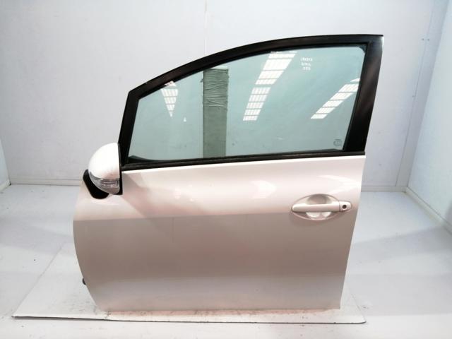 Puerta delantera izquierda 6700202260 Toyota