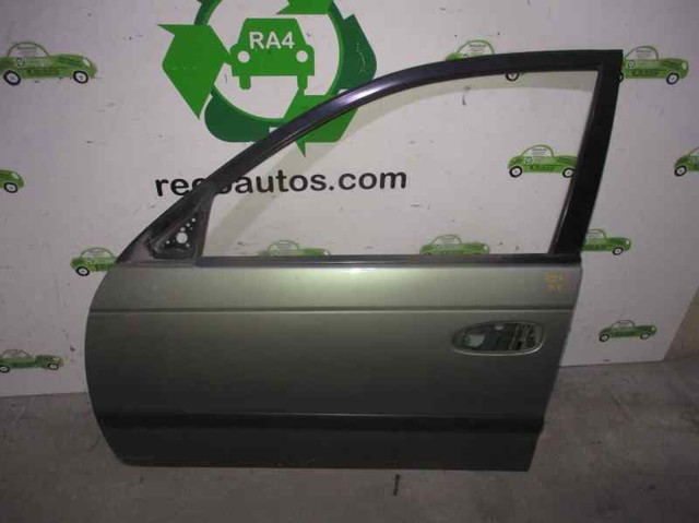 Puerta delantera izquierda 6700205030 Toyota