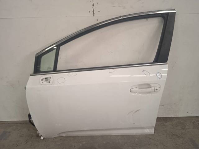 Puerta delantera izquierda 6700205070 Toyota