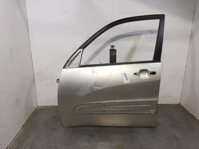 Puerta de coche, delantera, izquierda 6700242080 Toyota