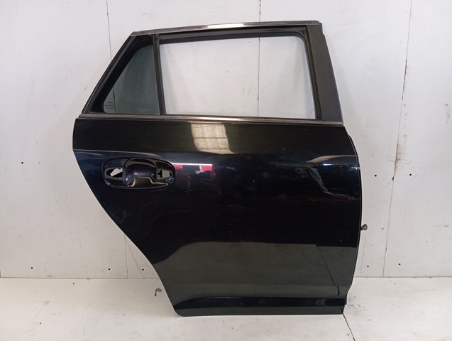 Puerta trasera derecha 6700305161 Toyota