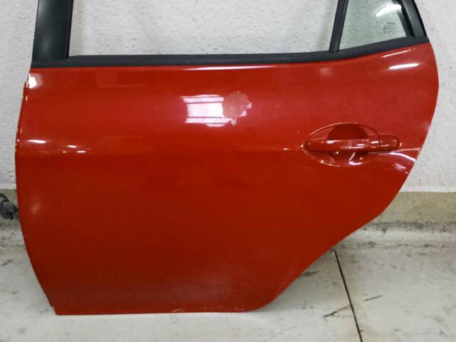 6700402260 TOYOTA Puerta trasera izquierda  comprar en Jaén
