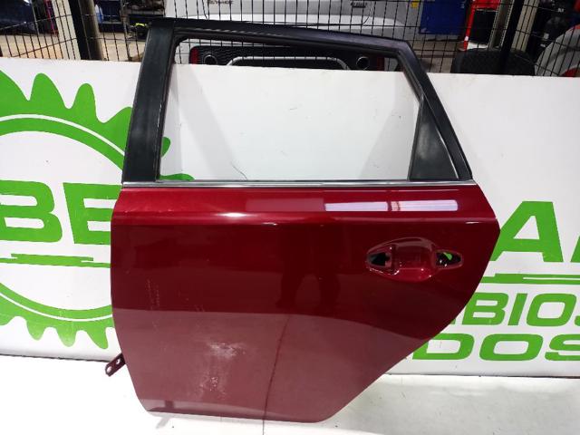 TOYOTA 6700402380 Puerta trasera izquierda  en stock Terrassa