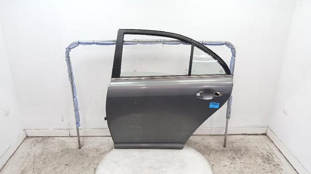 6700405110 TOYOTA Puerta trasera izquierda  en stock Huelva