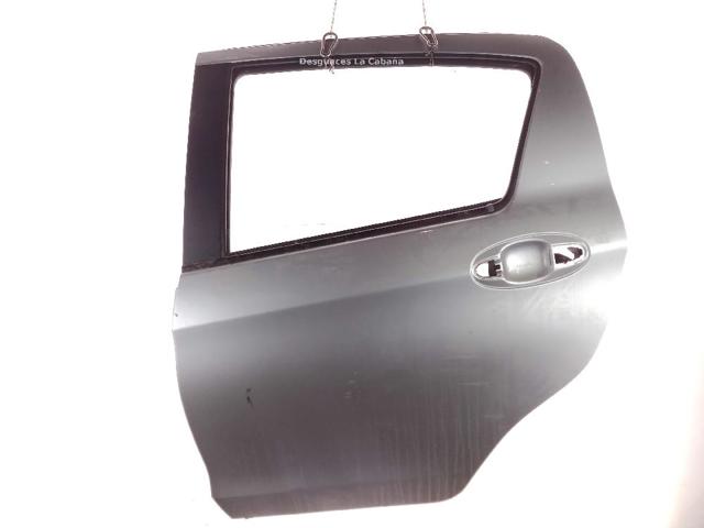 Puerta trasera izquierda 670040D210 Toyota