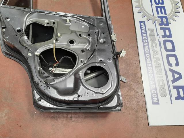 Puerta trasera izquierda 6700442121 Toyota