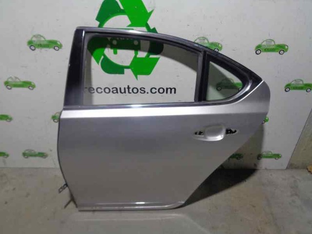 Puerta trasera izquierda 6700450060 Toyota/Lexus