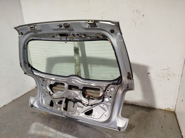 6700502110 TOYOTA Puerta trasera comprar Alcalá
