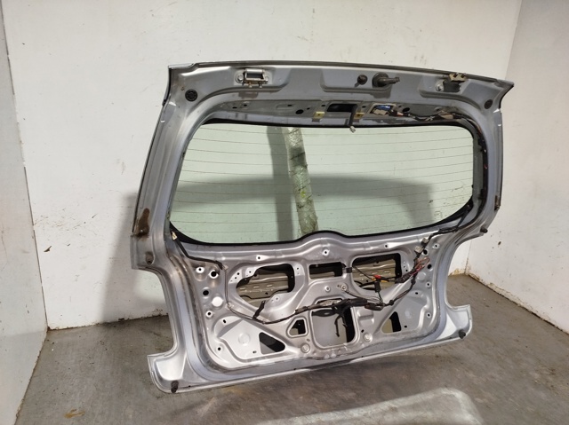 6700502110 TOYOTA Puerta trasera comprar Alcalá