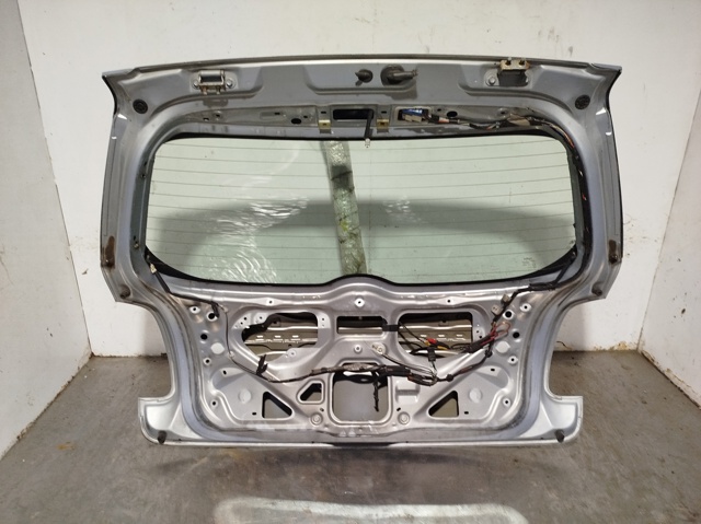 TOYOTA 6700502110 Puerta trasera comprar Barcelona