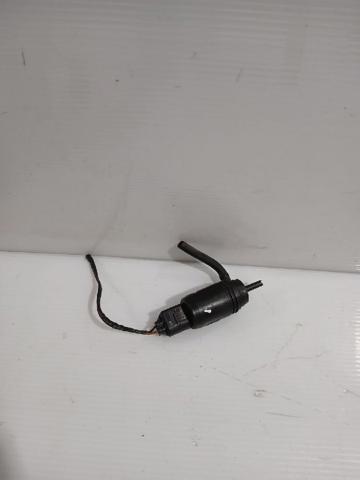 67127302588 BMW Bomba de agua limpiaparabrisas, delantera  en stock Gandía