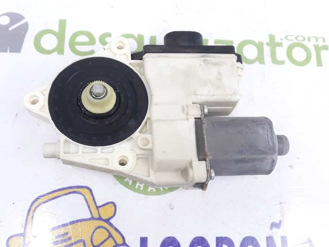 Motor eléctrico, elevalunas, puerta trasera derecha 67626925966 BMW