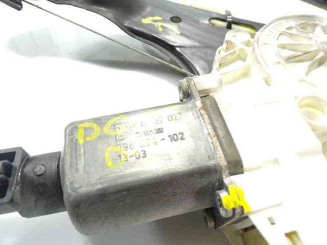 67626927027 Motor del elevalunas de la puerta delantera izquierda  disponible Málaga