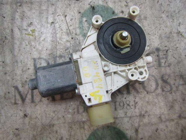 67626927028 BMW Motor del elevalunas de la puerta delantera derecha comprar Madrid
