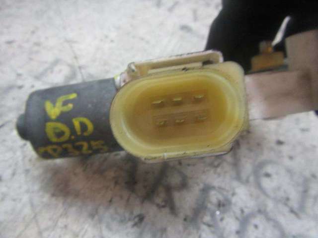 67626927028 Motor del elevalunas de la puerta delantera derecha  comprar en Pontevedra