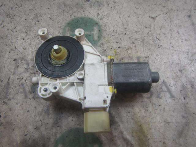 67626927028 Motor del elevalunas de la puerta delantera derecha comprar Girona